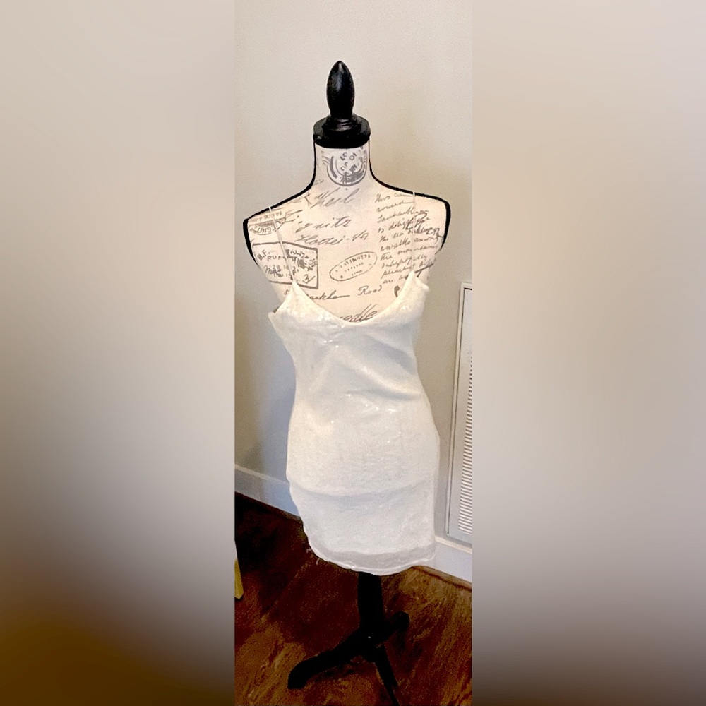 Women’s Ivory Sequin Short, Fitted Vneck Strappy stretchy bodycon Dress, Size M